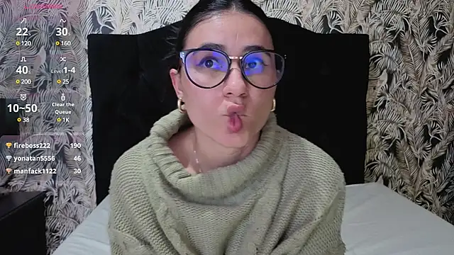 ChloeTurner_ webcam