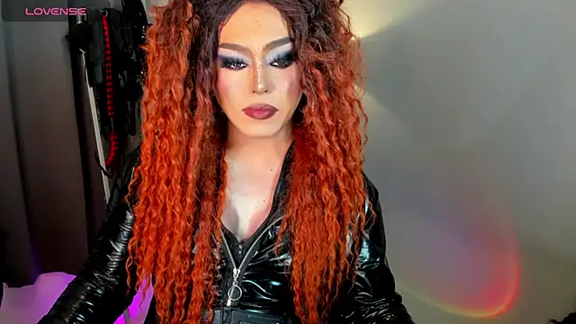 DominaAurumXXX webcam