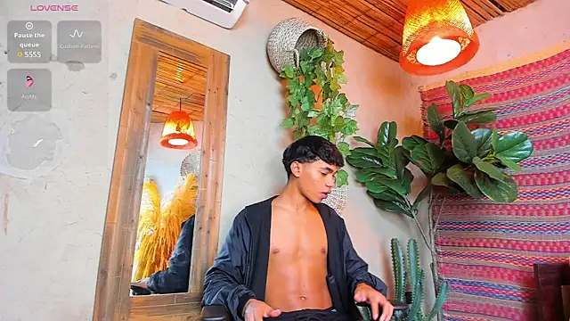 AlanCutee webcam