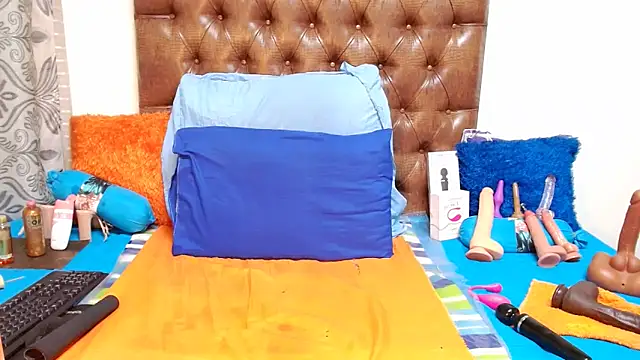 Hotxbums22 webcam