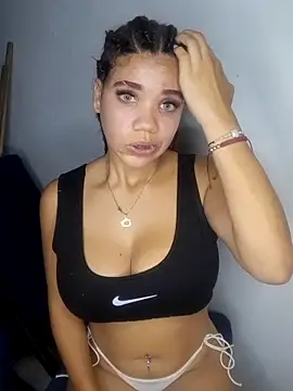 1CANDYLOVE from StripChat is Freechat
