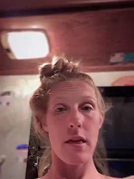 GoldenFlameGoddess webcam