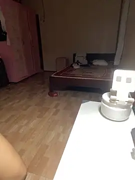 Mina048 webcam