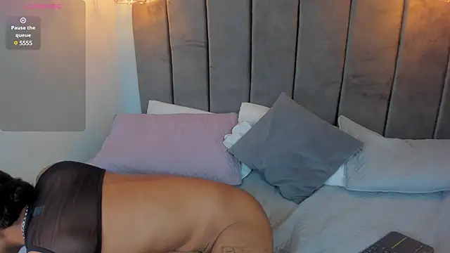 Dark_hairy_ webcam