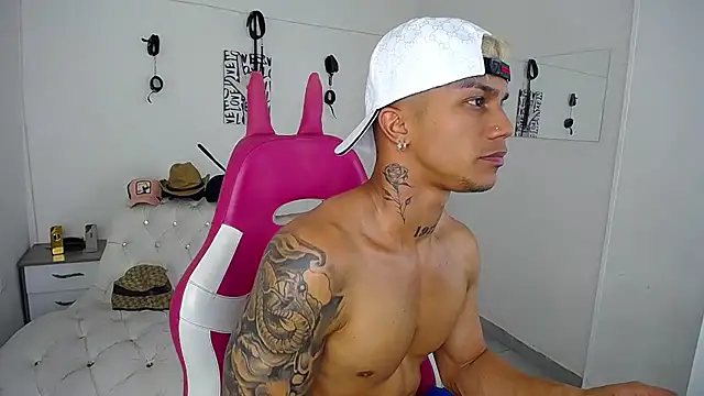 Leonard_Price webcam