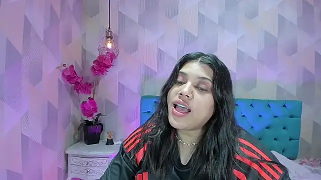 LindaBreeS webcam