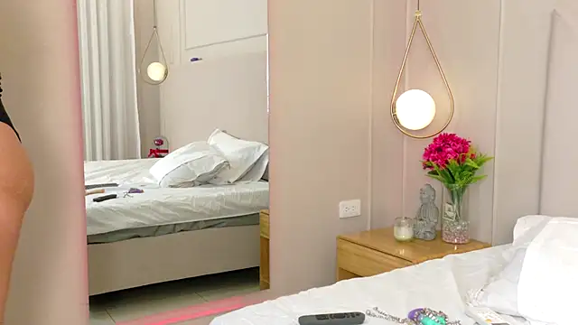CuteWofy webcam