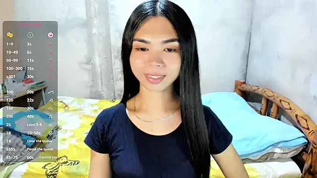 UrHotSexyShine webcam