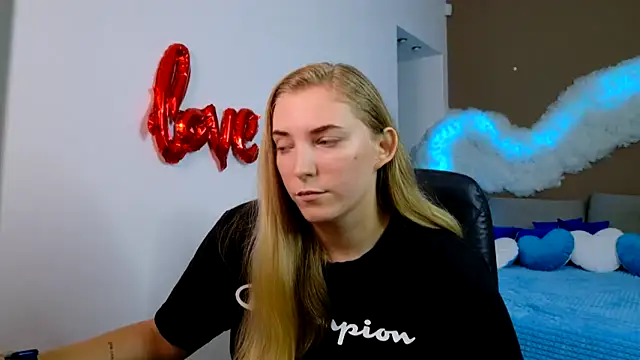 LunaSloan webcam