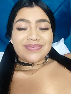 LunaaRosse webcam