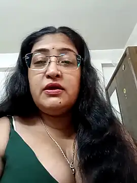 LAVERNIYA_ webcam