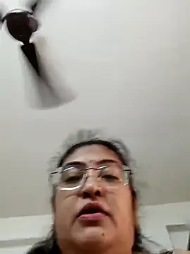 LAVERNIYA_ webcam