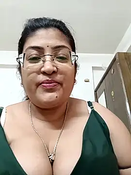laverniya_ - LAVERNIYA_'s free webcam - UK Sex Cams