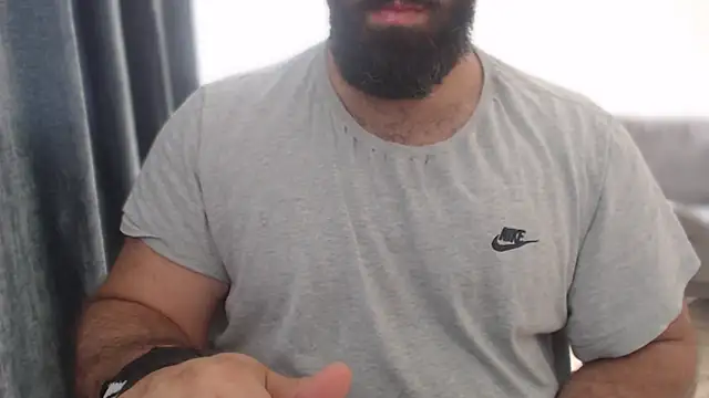 hugemachohandsome