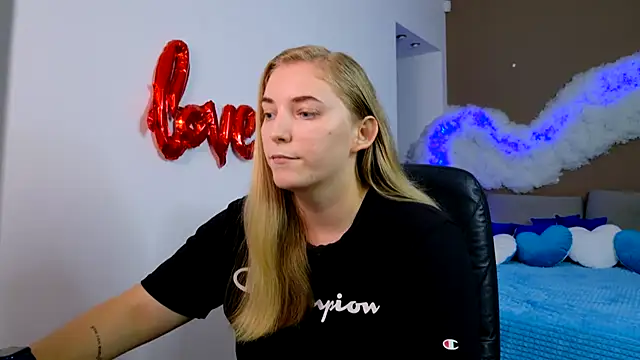 LunaSloan webcam