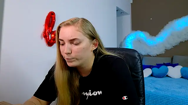 LunaSloan webcam