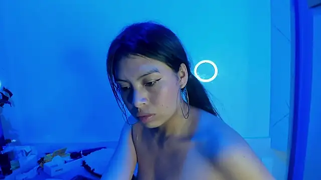 Chloe_Martini webcam
