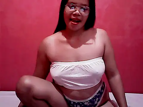 Sexylyka30 webcam