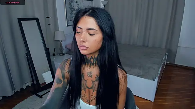 CharimgSabrina webcam