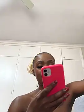 LuciousLips96 webcam
