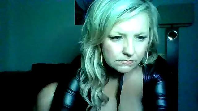 bigtitbarbie68