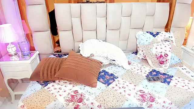ShantalGirs webcam