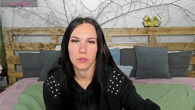 Kitty_Miaaa webcam