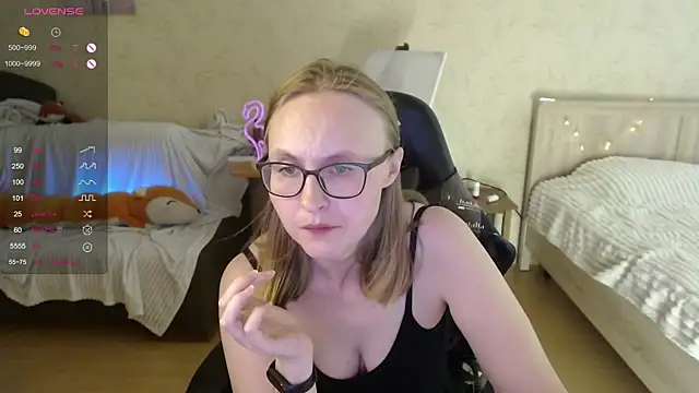 Agatha_Mott webcam