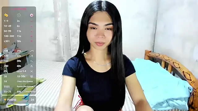 UrHotSexyShine webcam