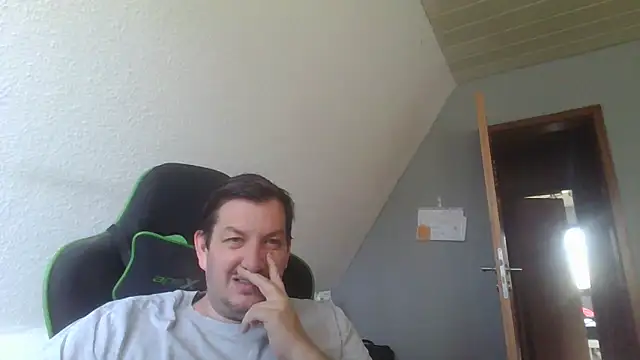 golffahrer1982 - Golffahrer1982's free webcam