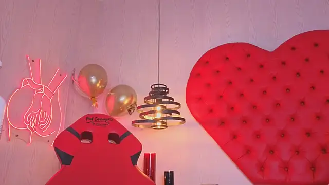 LAURAA_FOXX webcam