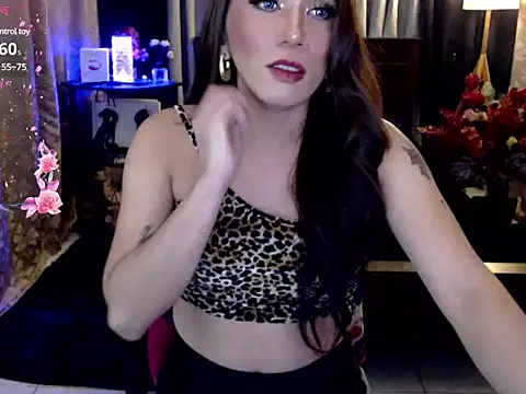 precious_RoseDoll webcam