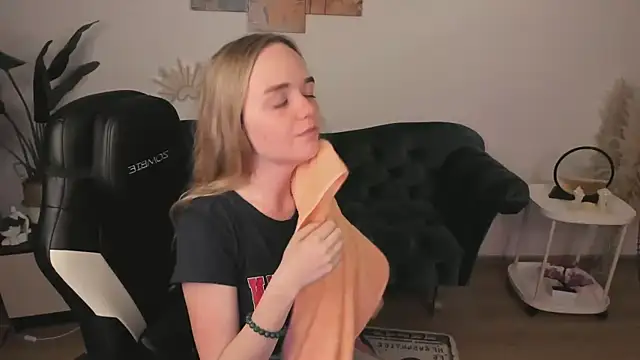 Janet_coy webcam