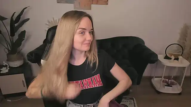 Janet_coy webcam