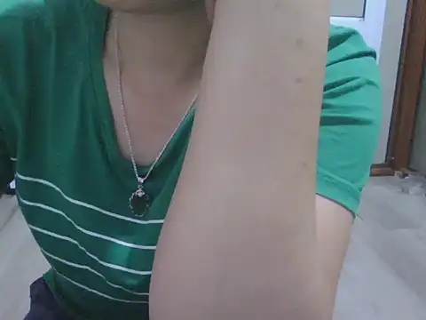 Hilary096 webcam