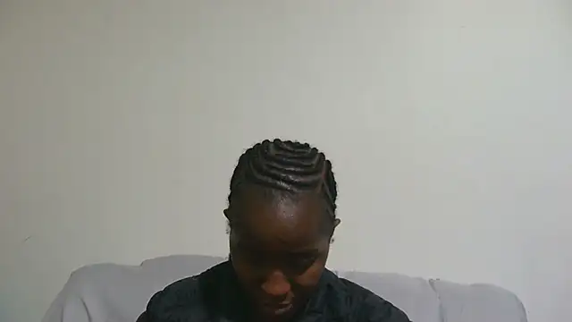 sluttylaura21 webcam
