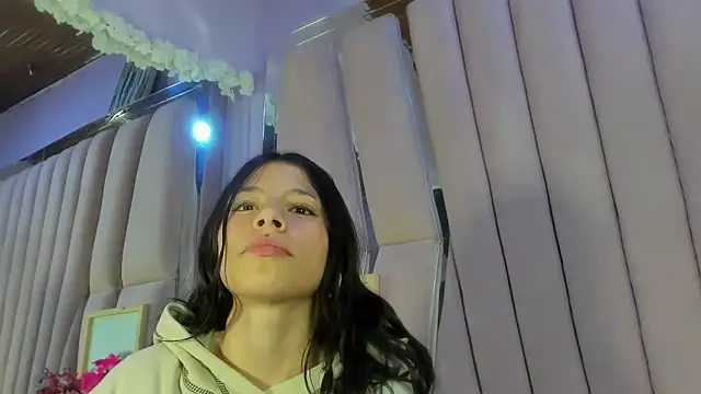 Sasha_Petitte webcam