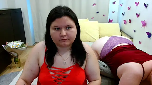 BeckyAndHellen webcam