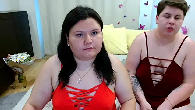 BeckyAndHellen webcam