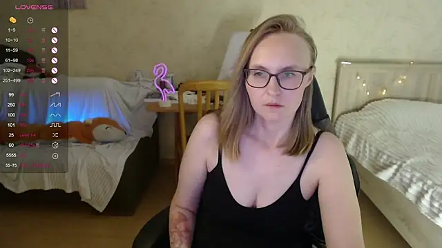 Agatha_Mott webcam