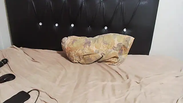 BigBootynBoobs- webcam