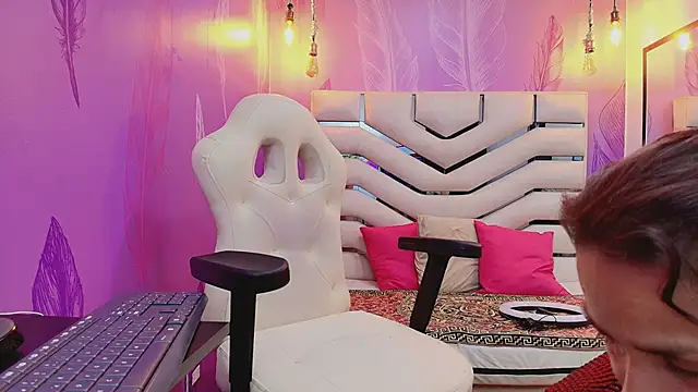Yara_Stone webcam