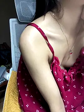 Mina048 webcam