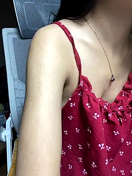 Mina048 webcam