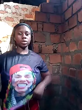 Black_juicy24 webcam