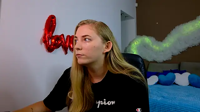 LunaSloan webcam