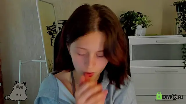 Alina_Mills webcam