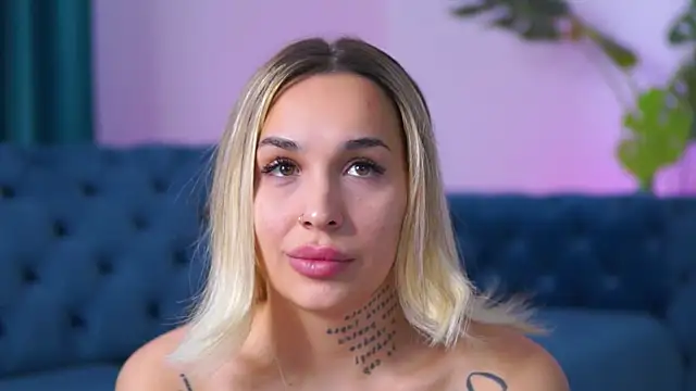 Ammylicious_Doll webcam