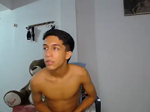 Модель: adams_pervert_love