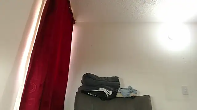 EmmyHornyDirty webcam